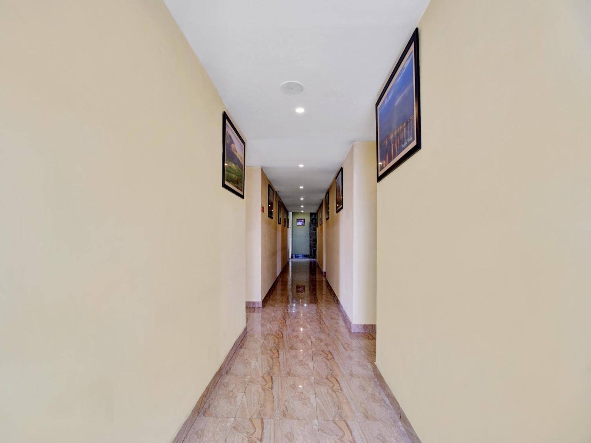 Super Hotel O Maligaon Adabari Guwahati Buitenkant foto
