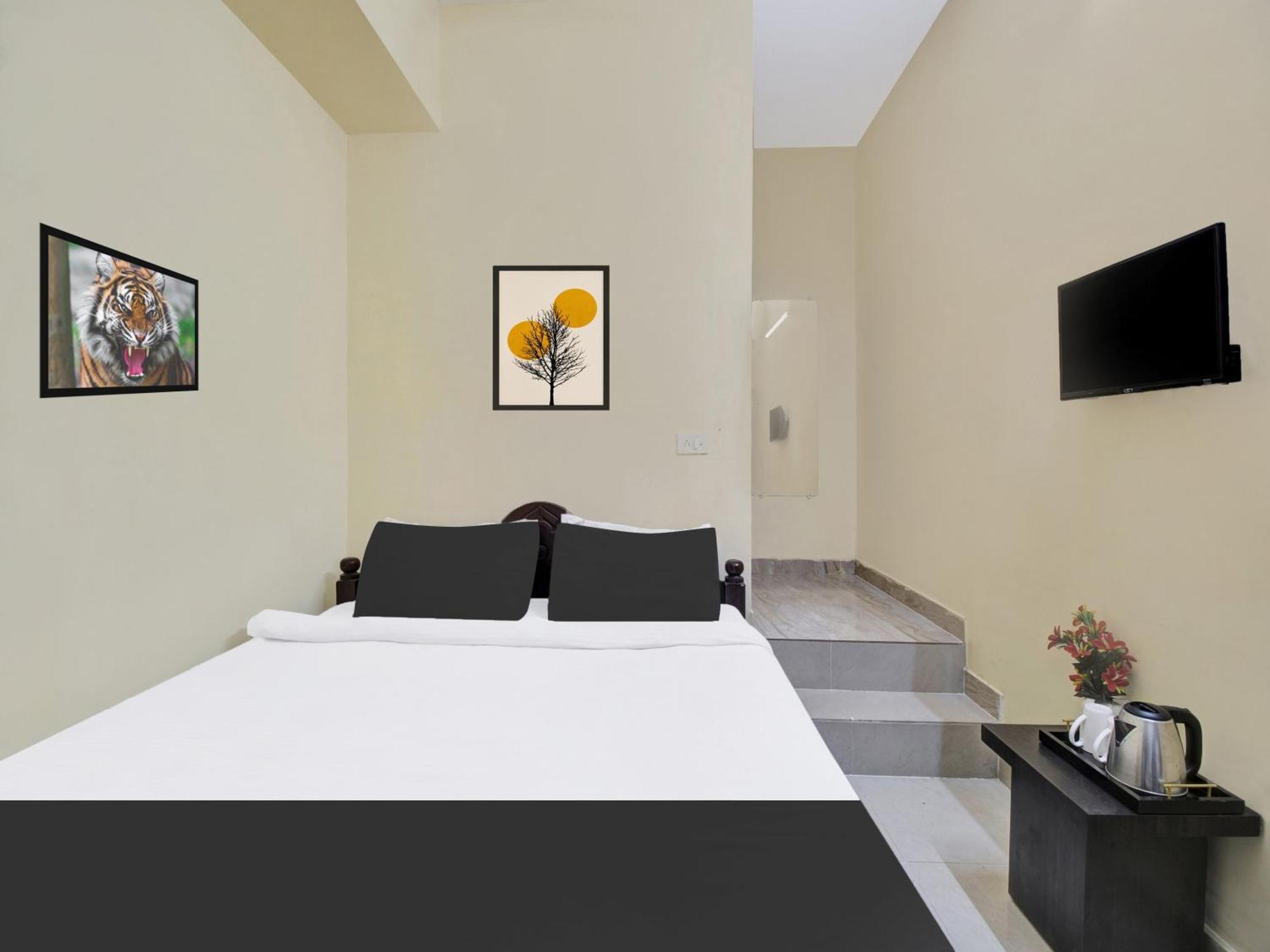 Super Hotel O Maligaon Adabari Guwahati Buitenkant foto